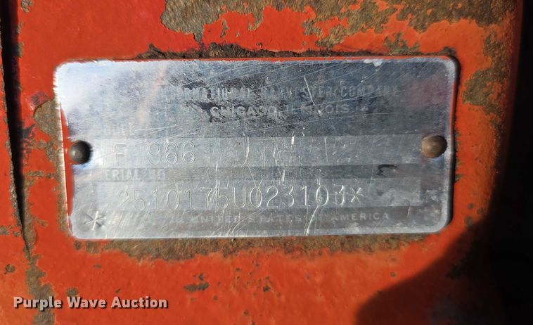 image for item DR3774 1974 International Farmall 966 tractor