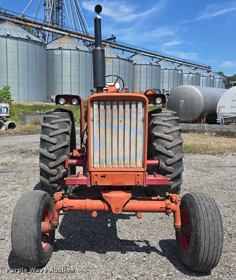 image for item DR3776 International Farmall F706  tractor