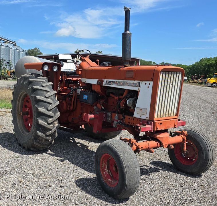 image for item DR3776 International Farmall F706  tractor