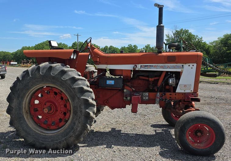 image for item DR3776 International Farmall F706  tractor