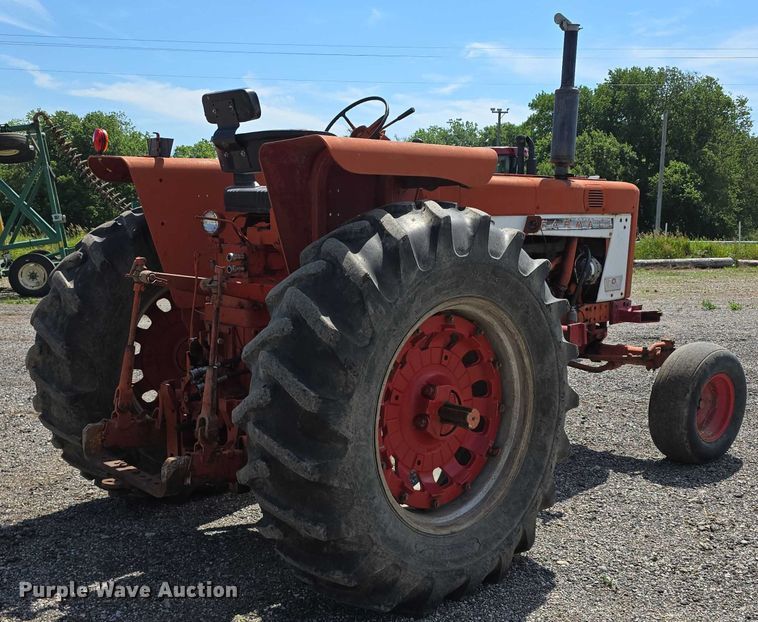 image for item DR3776 International Farmall F706  tractor