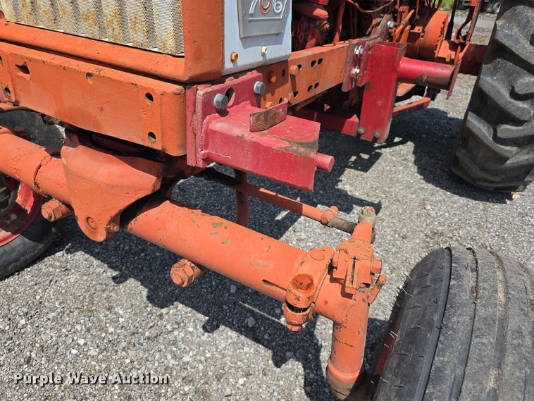 image for item DR3776 International Farmall F706  tractor