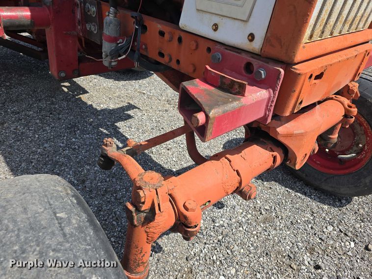 image for item DR3776 International Farmall F706  tractor