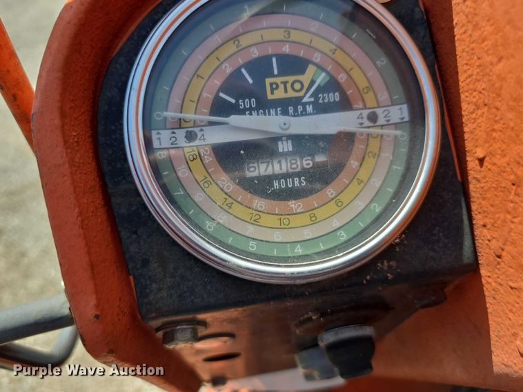 image for item DR3776 International Farmall F706  tractor