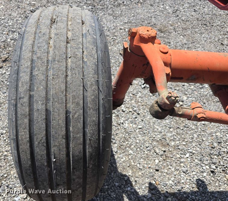 image for item DR3776 International Farmall F706  tractor