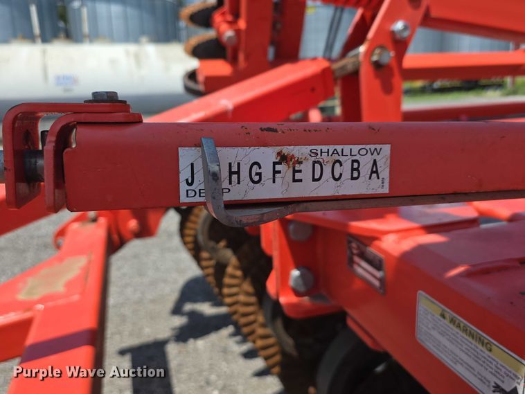 image for item DR3779 2013 Kuhn-Krause 8000 Excelerator vertical tillage