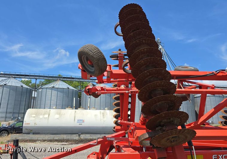 image for item DR3779 2013 Kuhn-Krause 8000 Excelerator vertical tillage