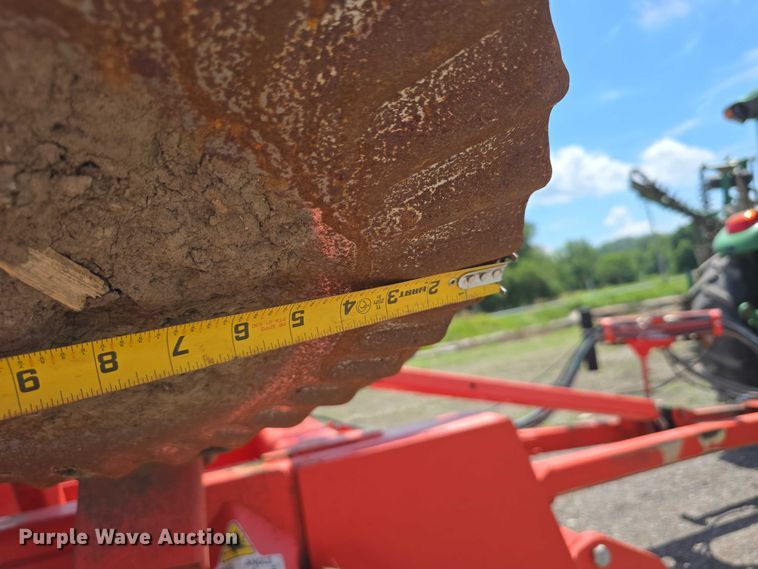 image for item DR3779 2013 Kuhn-Krause 8000 Excelerator vertical tillage