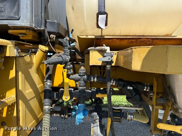 image for item DS4368 Agco Rogator 664 sprayer