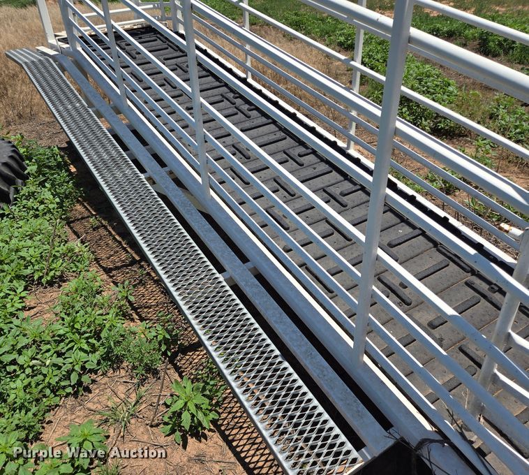 image for item DT4937 Livestock loading chute