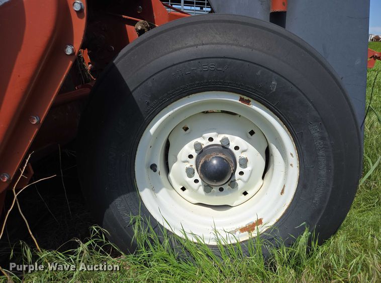 image for item DT7220 Hesston 1160 swather / windrower