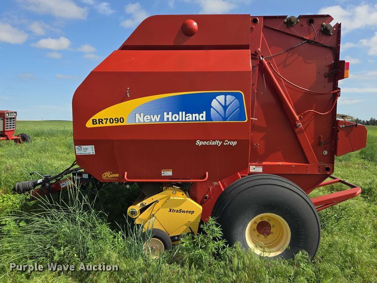 image for item DT7221 2013 New Holland BR7090 round baler