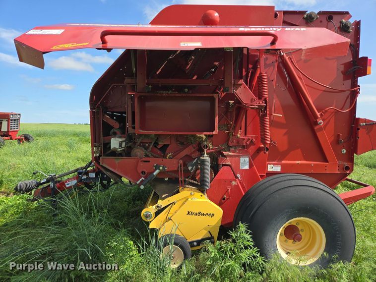 image for item DT7221 2013 New Holland BR7090 round baler