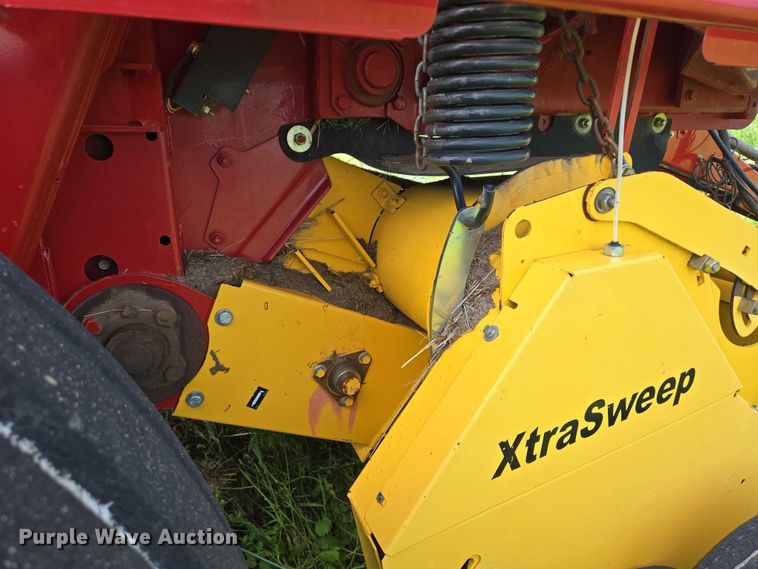 image for item DT7221 2013 New Holland BR7090 round baler