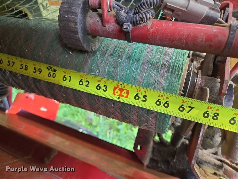 image for item DT7221 2013 New Holland BR7090 round baler