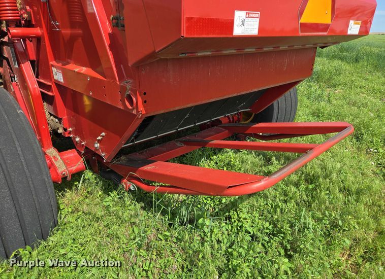 image for item DT7221 2013 New Holland BR7090 round baler