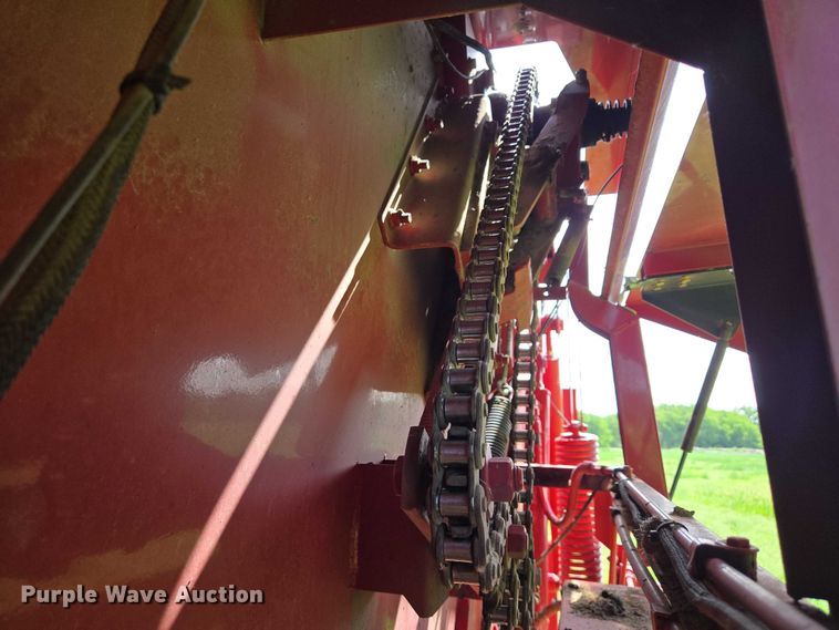 image for item DT7221 2013 New Holland BR7090 round baler