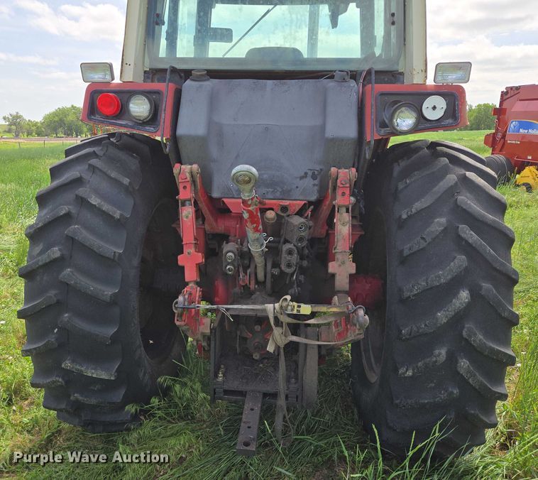 image for item DT7222 1979 International 1086 tractor