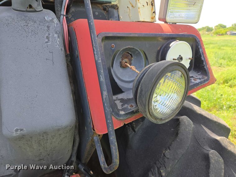 image for item DT7222 1979 International 1086 tractor