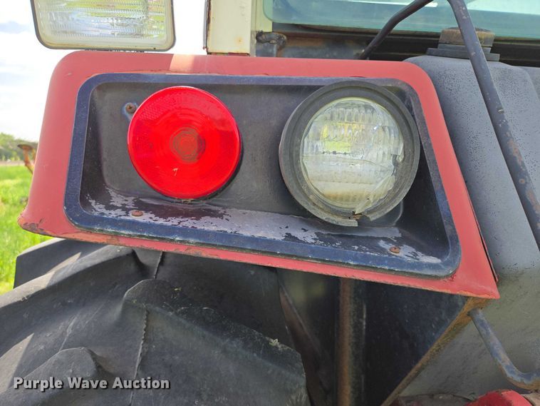 image for item DT7222 1979 International 1086 tractor