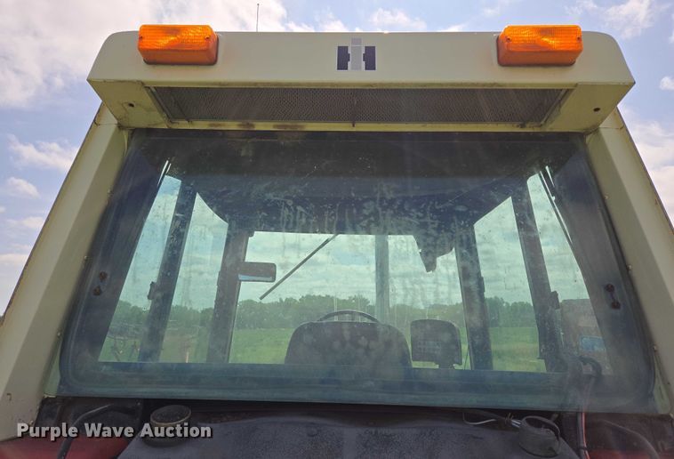 image for item DT7222 1979 International 1086 tractor