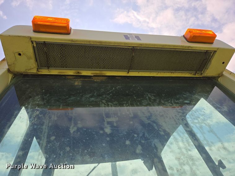 image for item DT7222 1979 International 1086 tractor