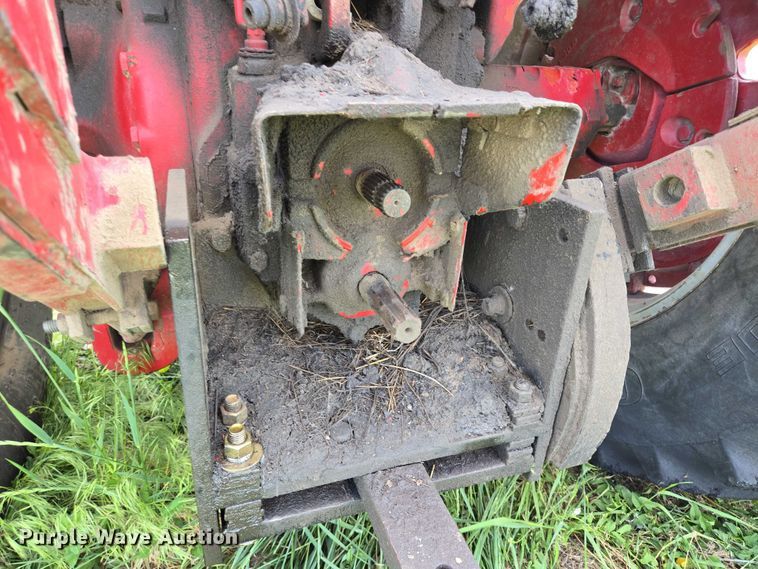 image for item DT7222 1979 International 1086 tractor