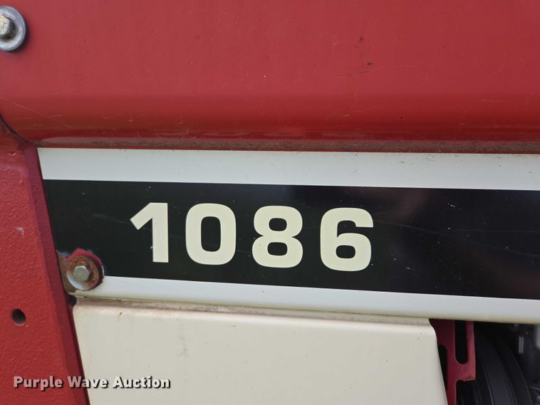 image for item DT7222 1979 International 1086 tractor