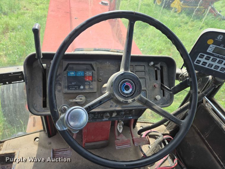 image for item DT7222 1979 International 1086 tractor