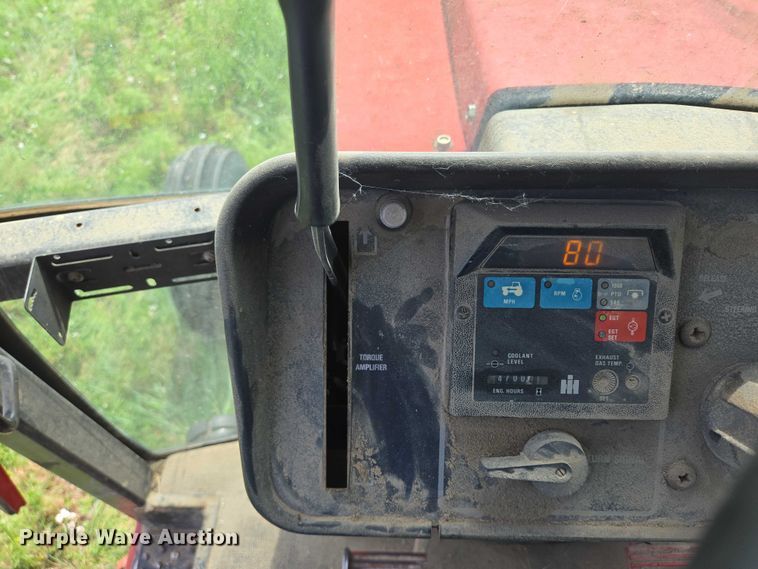 image for item DT7222 1979 International 1086 tractor