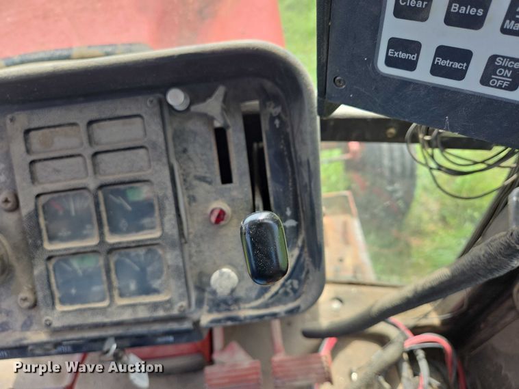 image for item DT7222 1979 International 1086 tractor