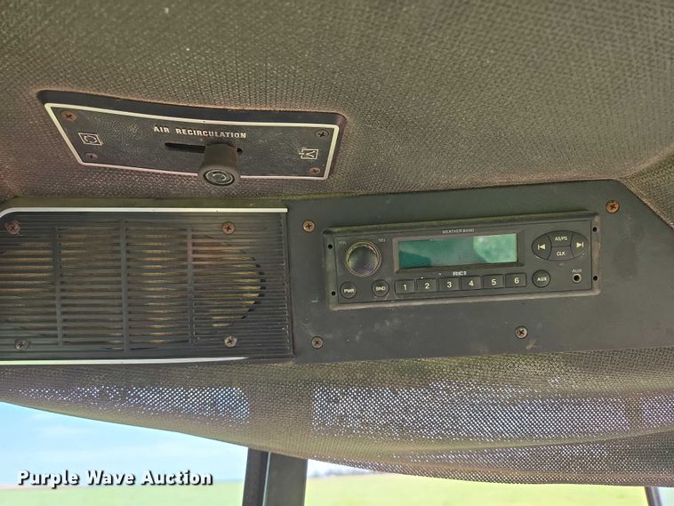 image for item DT7222 1979 International 1086 tractor