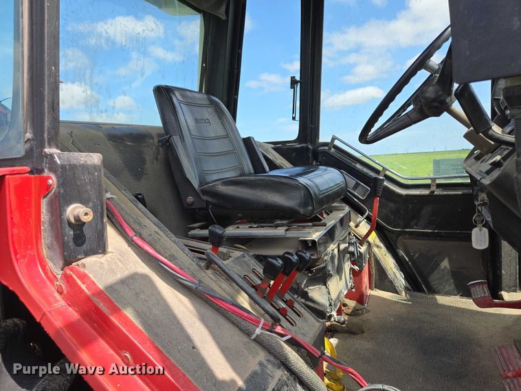 image for item DT7222 1979 International 1086 tractor