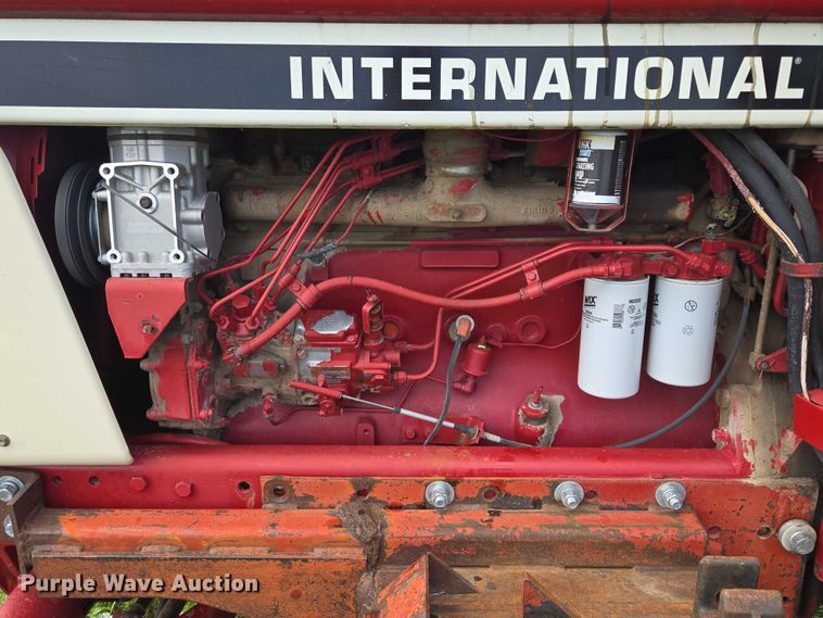 image for item DT7222 1979 International 1086 tractor