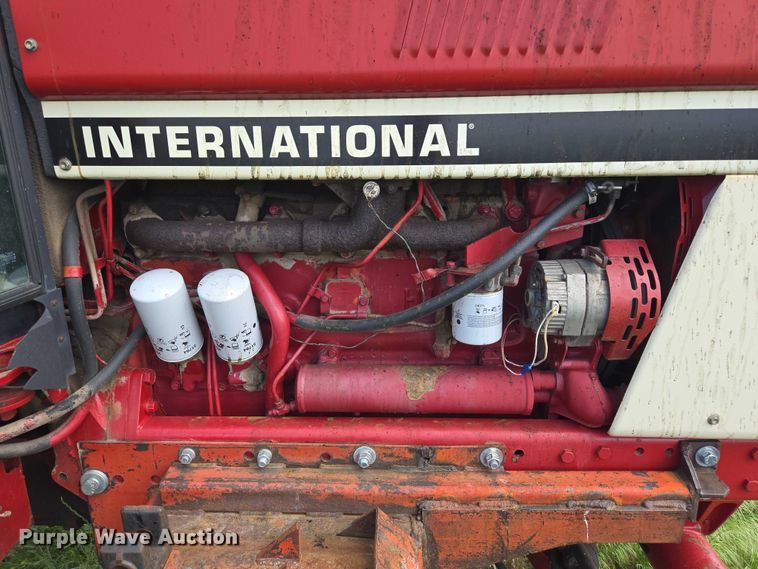 image for item DT7222 1979 International 1086 tractor