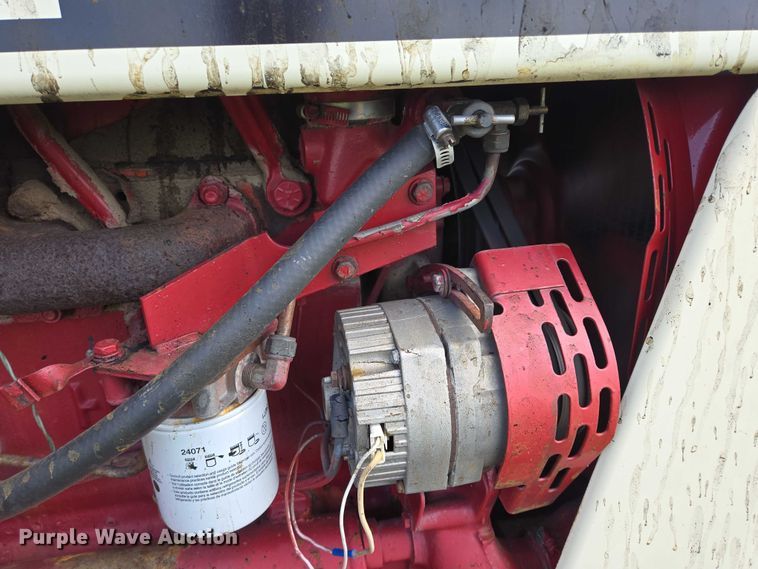 image for item DT7222 1979 International 1086 tractor