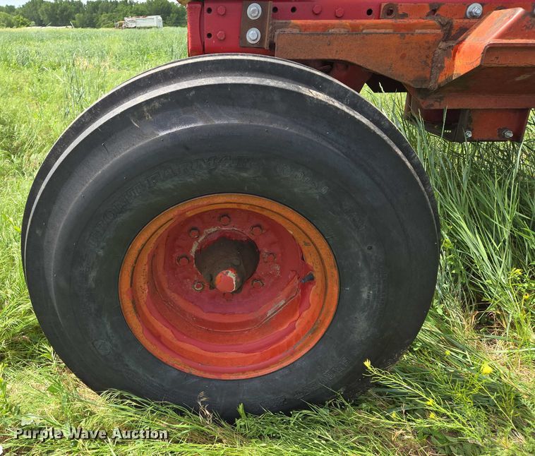 image for item DT7222 1979 International 1086 tractor