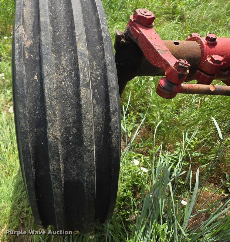 image for item DT7222 1979 International 1086 tractor