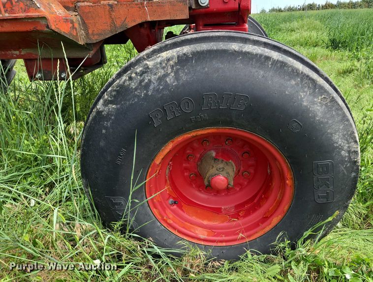 image for item DT7222 1979 International 1086 tractor