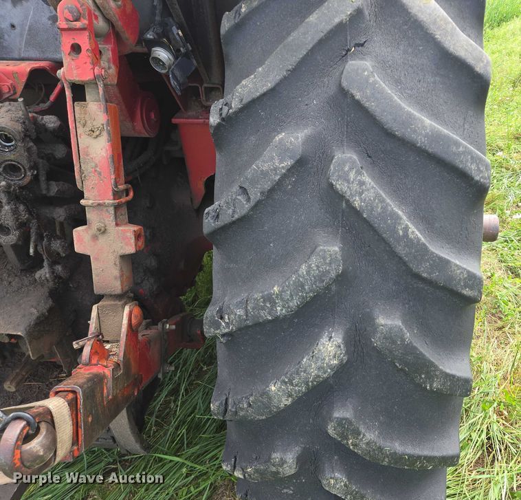 image for item DT7222 1979 International 1086 tractor