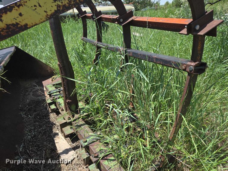 image for item DT7222 1979 International 1086 tractor