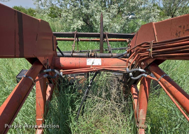 image for item DT7222 1979 International 1086 tractor
