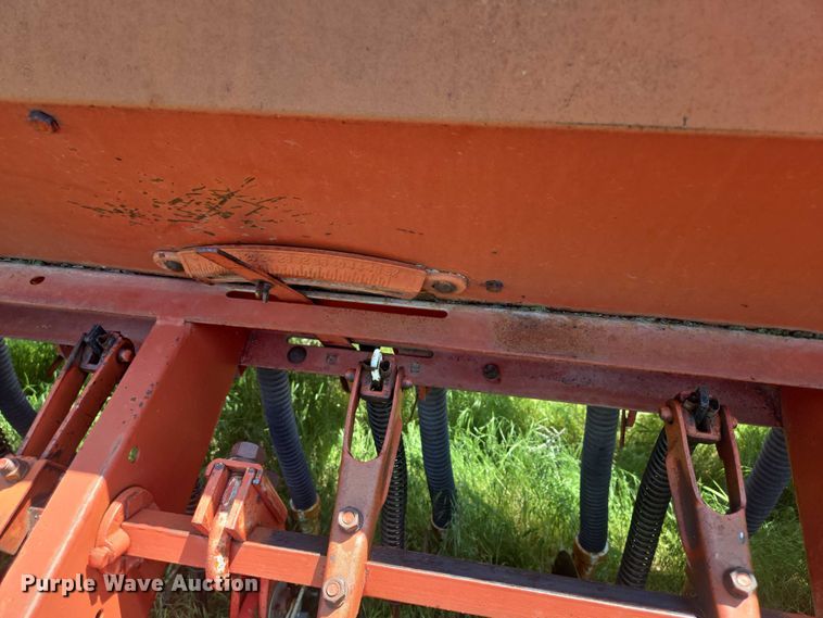 image for item DT7224 International 510 grain drill