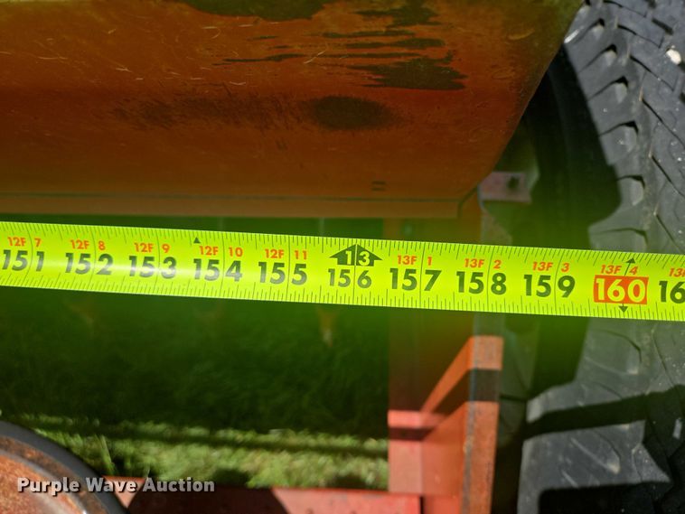 image for item DT7224 International 510 grain drill