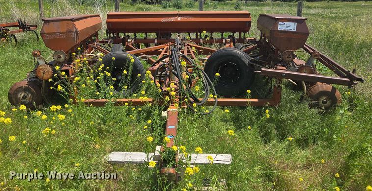 image for item DT7225 Crust Buster grain drill