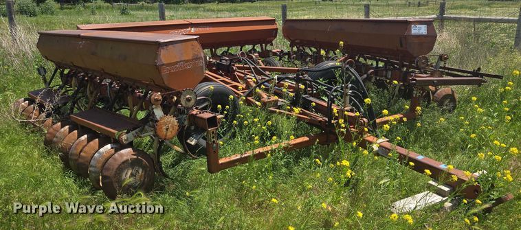 image for item DT7225 Crust Buster grain drill