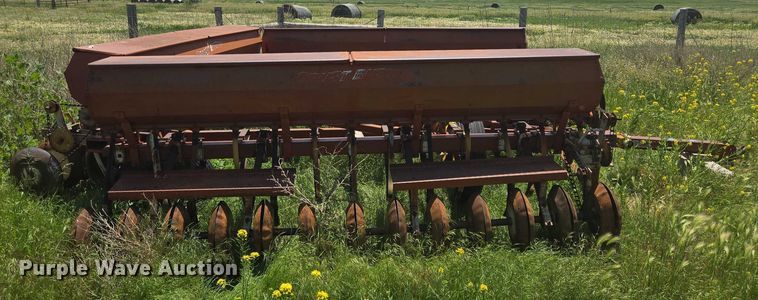 image for item DT7225 Crust Buster grain drill