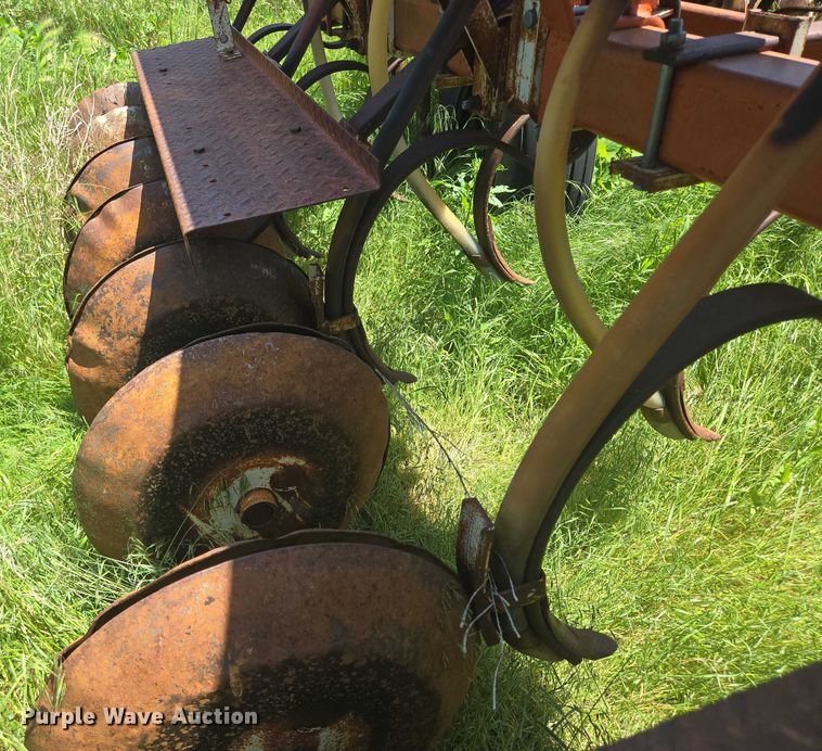 image for item DT7225 Crust Buster grain drill