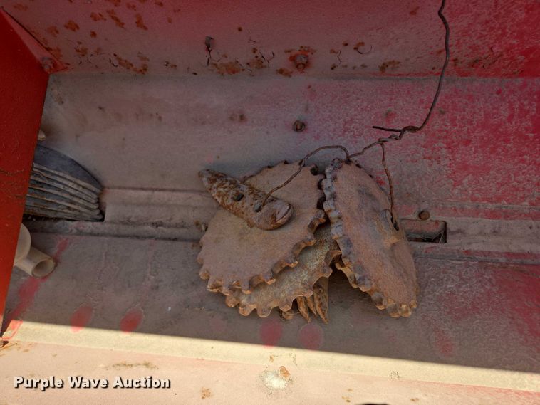 image for item DT7225 Crust Buster grain drill