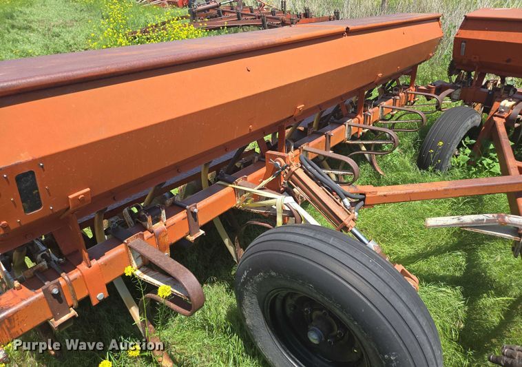 image for item DT7225 Crust Buster grain drill